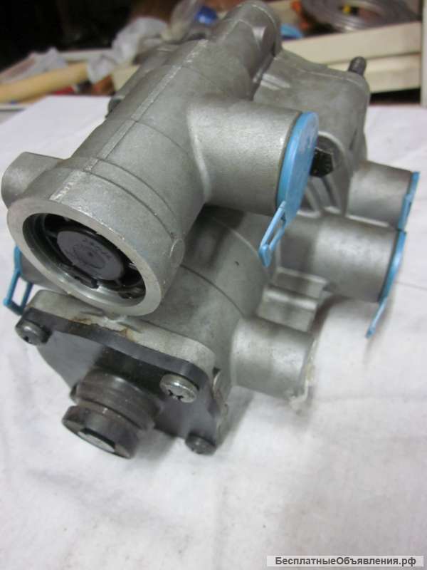 9730090060 Кран управления тормозами прицепа для грузовых автомобилей MB/MAN TGA/DAF/RVI