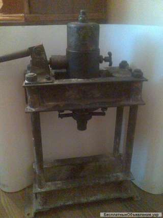 Пресс гидравлический настольный