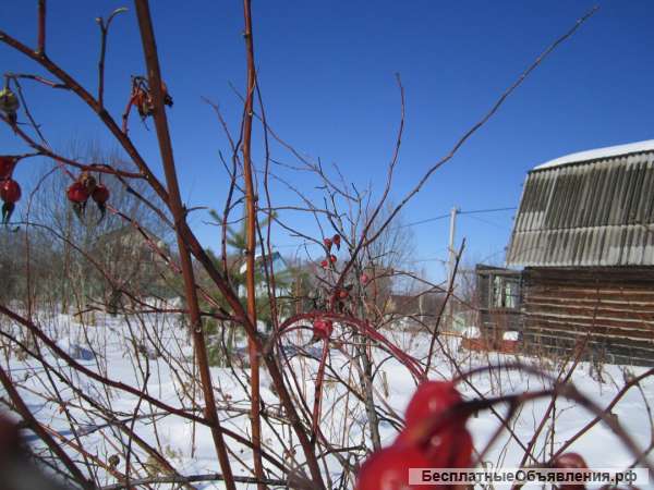 В Серпуховском районе близ деревни Якшино в СНТ "Родник" продается земельный участок площадью 7.4 со