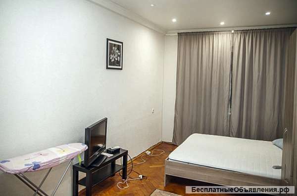 Сдаю 1к. кв. пр. Ленина 2/5п. 33м. ремонт