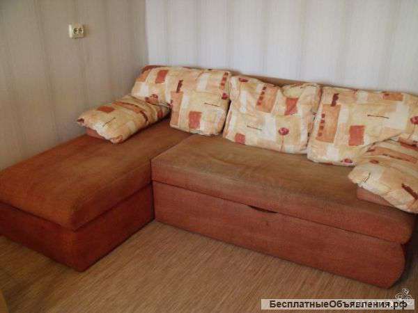 Диван угловой б/у