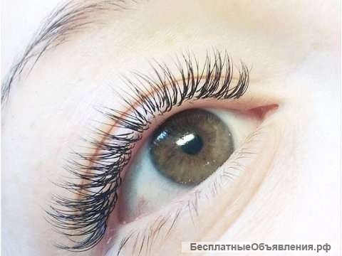 Моделью для наращивание ресниц