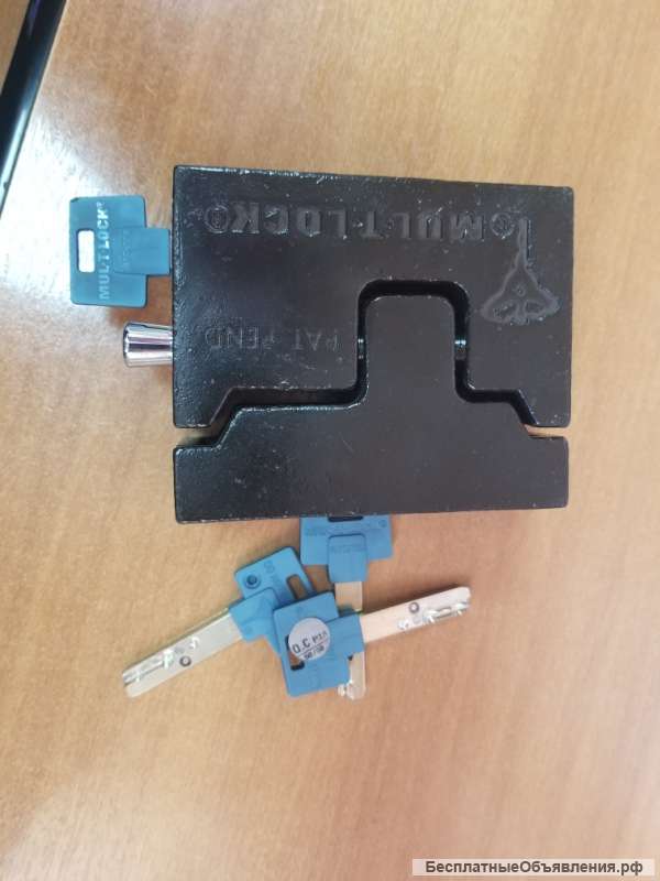 Замок навесной с бронезащитой Mul-T-Lock