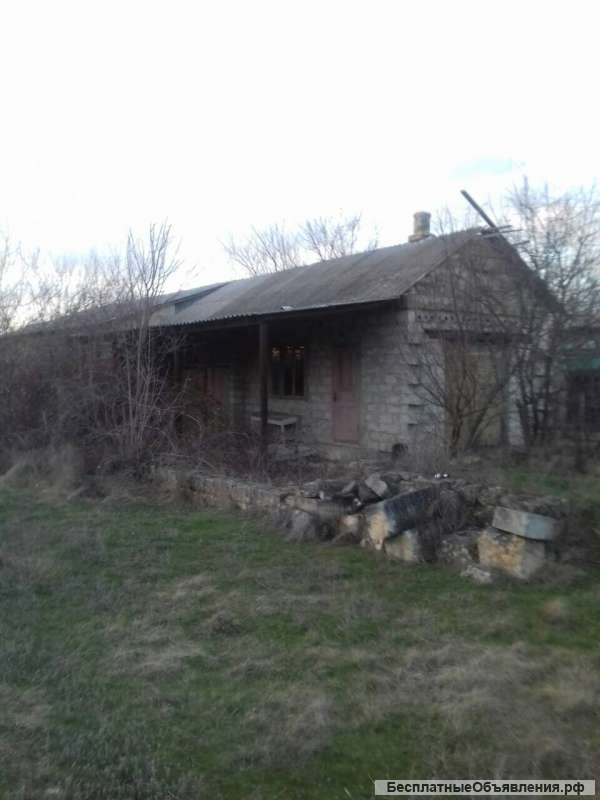 Участок с времянкой