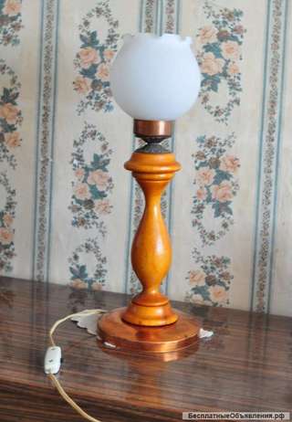 Настольную лампу