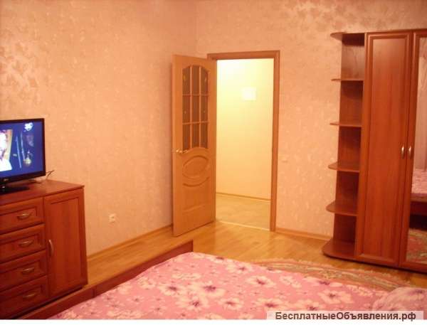 Сдаю на часы и сутки 1-комнатную квартиру на пр. Ленина, 76