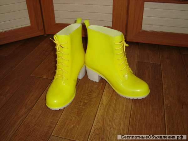 Ботинки резиновые желтые