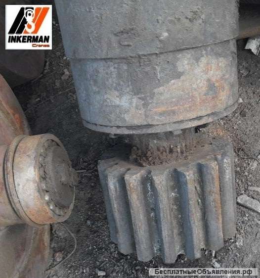 Редуктор вращения башни крана КГ-100.1