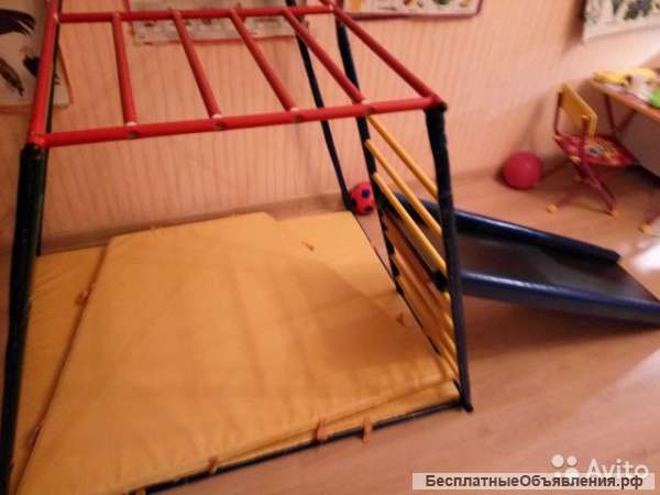 Кроватка, манеж, стул для кормления, комплекс