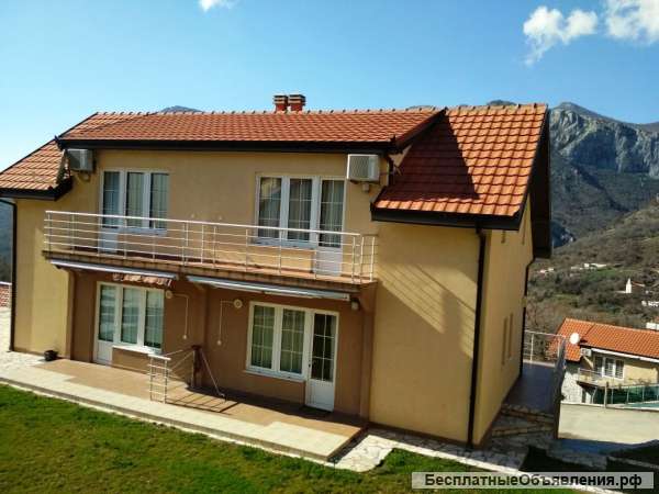 Таунхаус общей площадью 122 м2, красивый вид на море и горы, Бар, Черногория