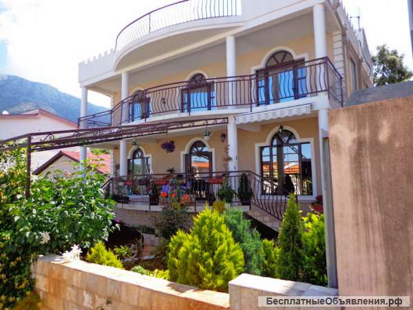 Дом общей площадью 220 + 130 м2, земля - 270 м2, Добре Воде, Бар, Черногория