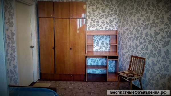 Комнату в 4-х комнатной квартире