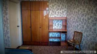 Комнату в 4-х комнатной квартире