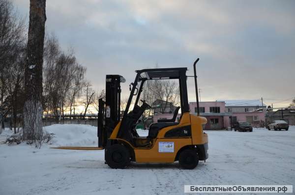 Дизельный погрузчик бу Cat dp15nt