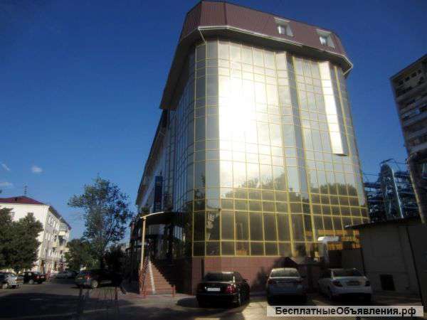 Офисное помещение на красной