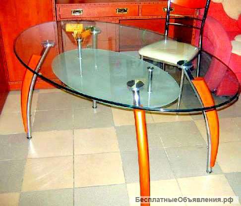 Стеклянные обеденные столы
