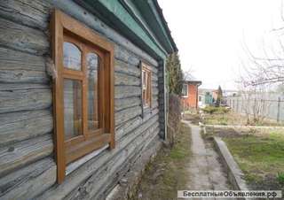 Бревенчатый дом в Московской обл., дер. Палихово. Участок 5,5 соток правильной формы, ровный