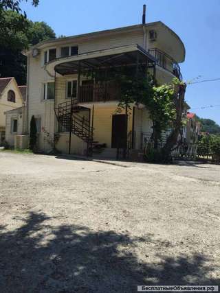 Жилой трехэтажный гараж