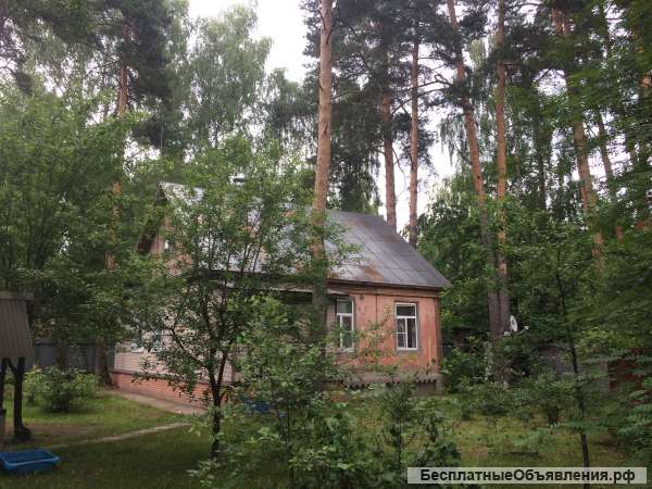 Участок 10 соток с Домом 77 м. и коммуникациями.