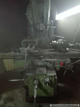 Станок вертикально-фрезерный 6Р-13