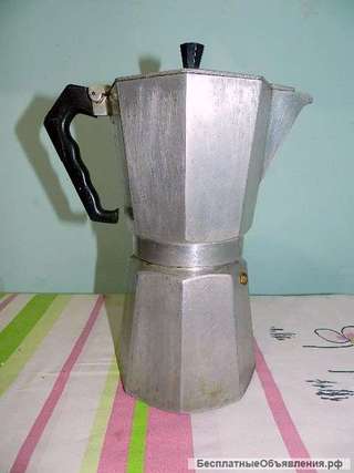 Гейзерная кофеварка Bialetti, Италия, на 6 чашек