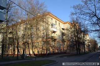 Комнату – 14,1 кв.м. с балконом