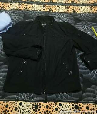 Курточка черная