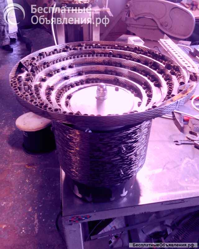 Вибробункер-ориентатор с электромагнитным приводом