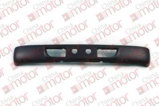 Бампер передний Isuzu NKR55 черный 8975824220 в Москве