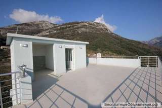Дом площадью 290 м2, имеются бассейн, сад, терраса, Зеленый пояс, Бар, Черногория