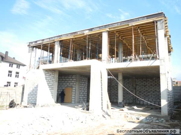 Участок с недостроенным домом в орловке