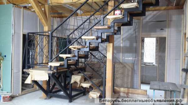 Лестницы на металлическом касоуре