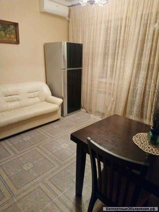 Сдам 1кв. Центр Седина-Головатого. 46м, евроремонт, с мебелью, быт.техн. От Хозяина.