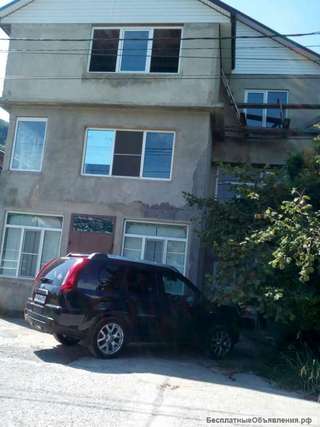 Два дома на участке