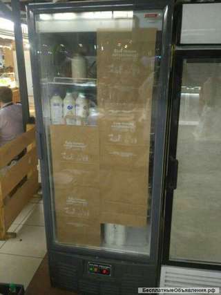 Холодильный шкаф (витрина)