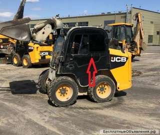Стекло левой двери с вырезом под форточку на мини-погрузчик Jcb Robot 190