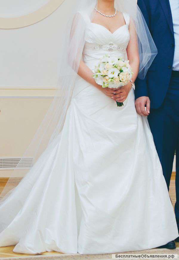 Изысканное свадебное платье