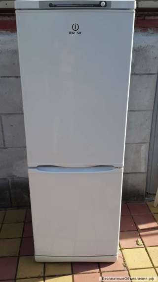 Холодильник Индезит в хорошем рабочим состоянии