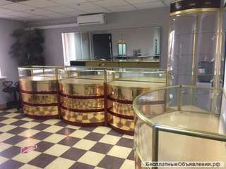 Витрины, подставки для украшений, золото