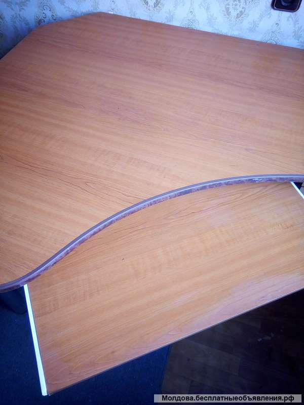 Стол компьютерный