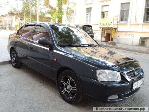 Черный Hyundai Accent 2008
