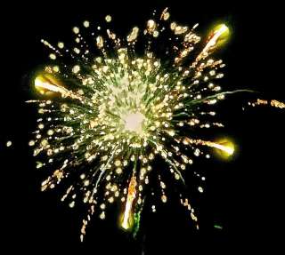 Фейерверки, салюты и пиротехника 24/7, ОПТОМ И В РОЗНИЦУ. Доставка по Краснодару и краю бесплатно