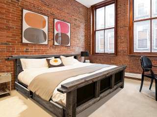 Кровать из слэба. Массив ясеня