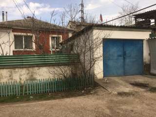 Дом с АГВ, 4 жилых комнаты, санузел- в доме.Недалеко от пр.Победы.