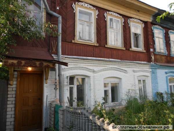 Часть двухэтажного дома, расположенный в с. Ардатов, ул. Труда
