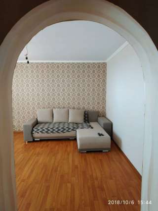 Просторную и светлую 2-комнатную квартиру с видом на море