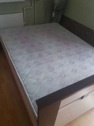 Матрац 1.40на 2.0 высота 15см.Наполнитель кокос.