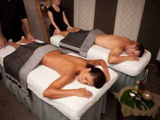 Массаж семейным парам. Синхронный массаж в четыре руки.