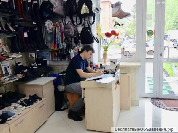 Продавец в КЕДРОВКУ