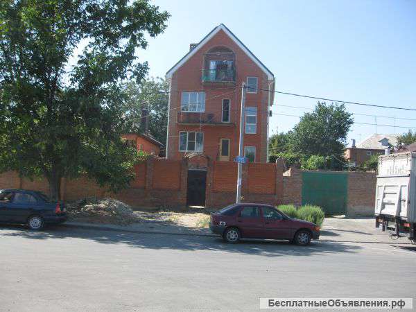 Дом 246 м² на участке 4.4 сот.